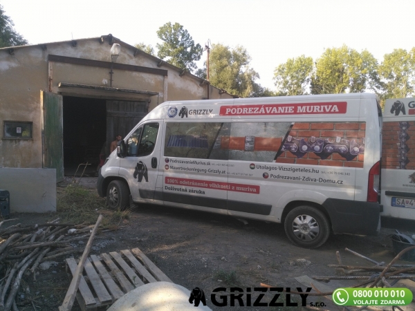 Podrezanie družstevnej sýpky v Podhoranoch
